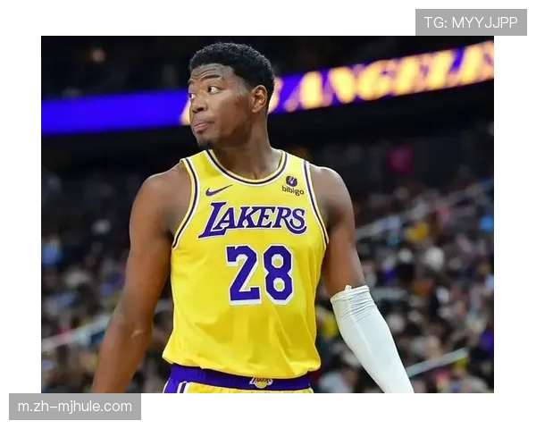 雷迪克末节换下火热里夫斯遭质疑 湖人关键球决策葬送胜机 雷迪克末节换下火热里夫斯遭质疑 湖人关键球决策葬送胜机